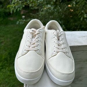 Allbirds off white canvas pacers W9